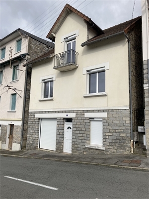 maison-villa à la location -   19000  TULLE, surface 116 m2 location maison-villa - APR675758